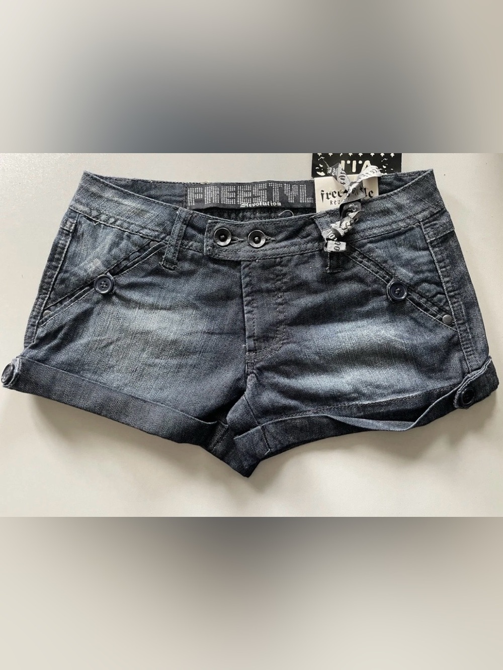 NWT Y2K VTG FREESTYLE Juniors Denim Shorty Shorts/Low Rise/Cuffed/Dark (Size 0)